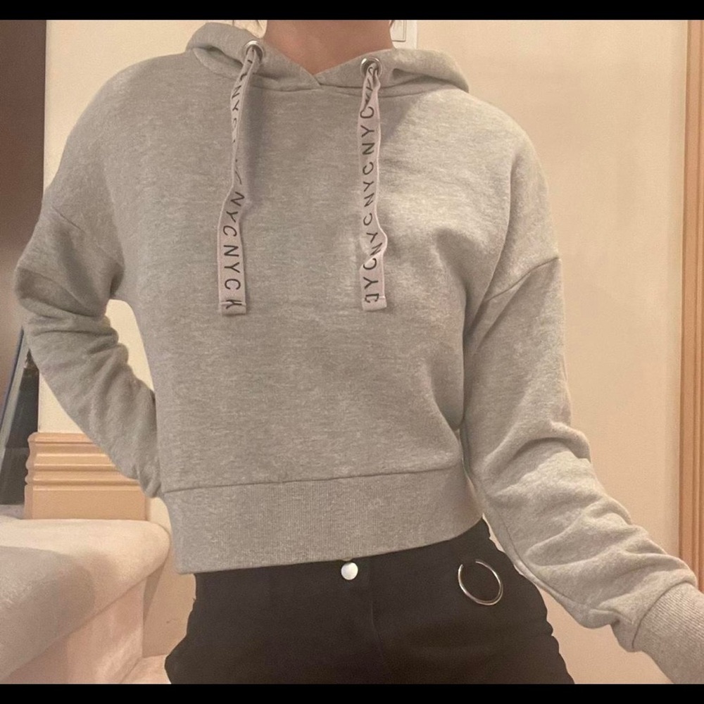 Forever 21 grey cropped hoodie size S